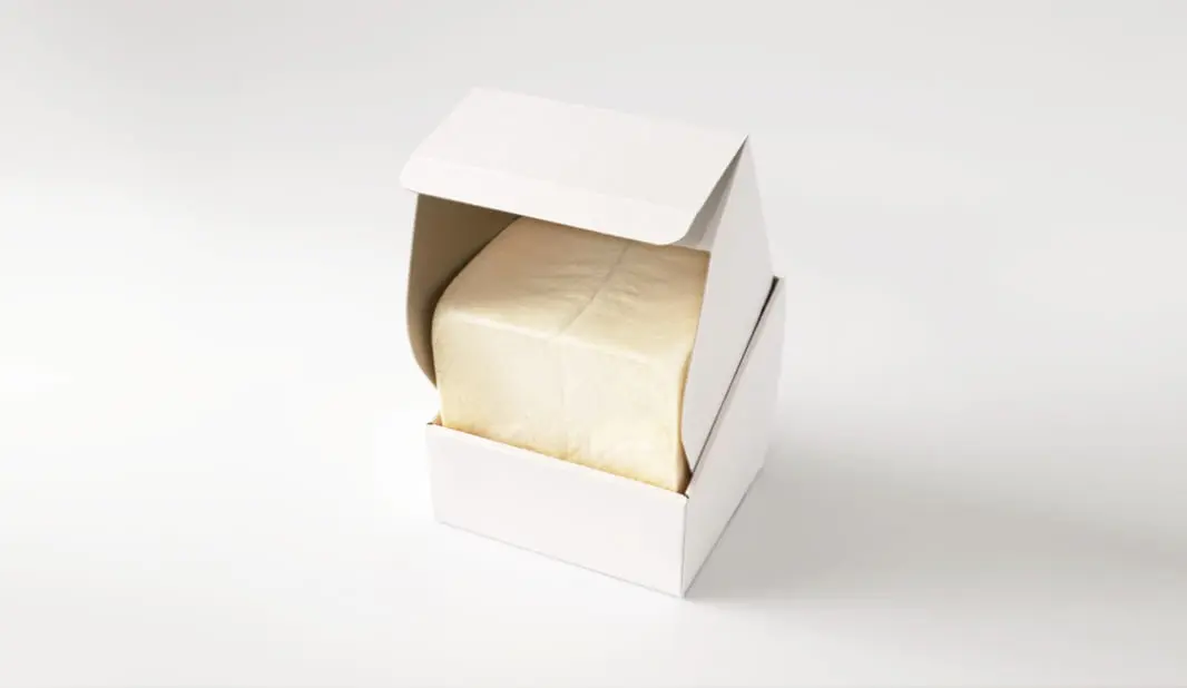 美しい尊食パンがさらに際立つ